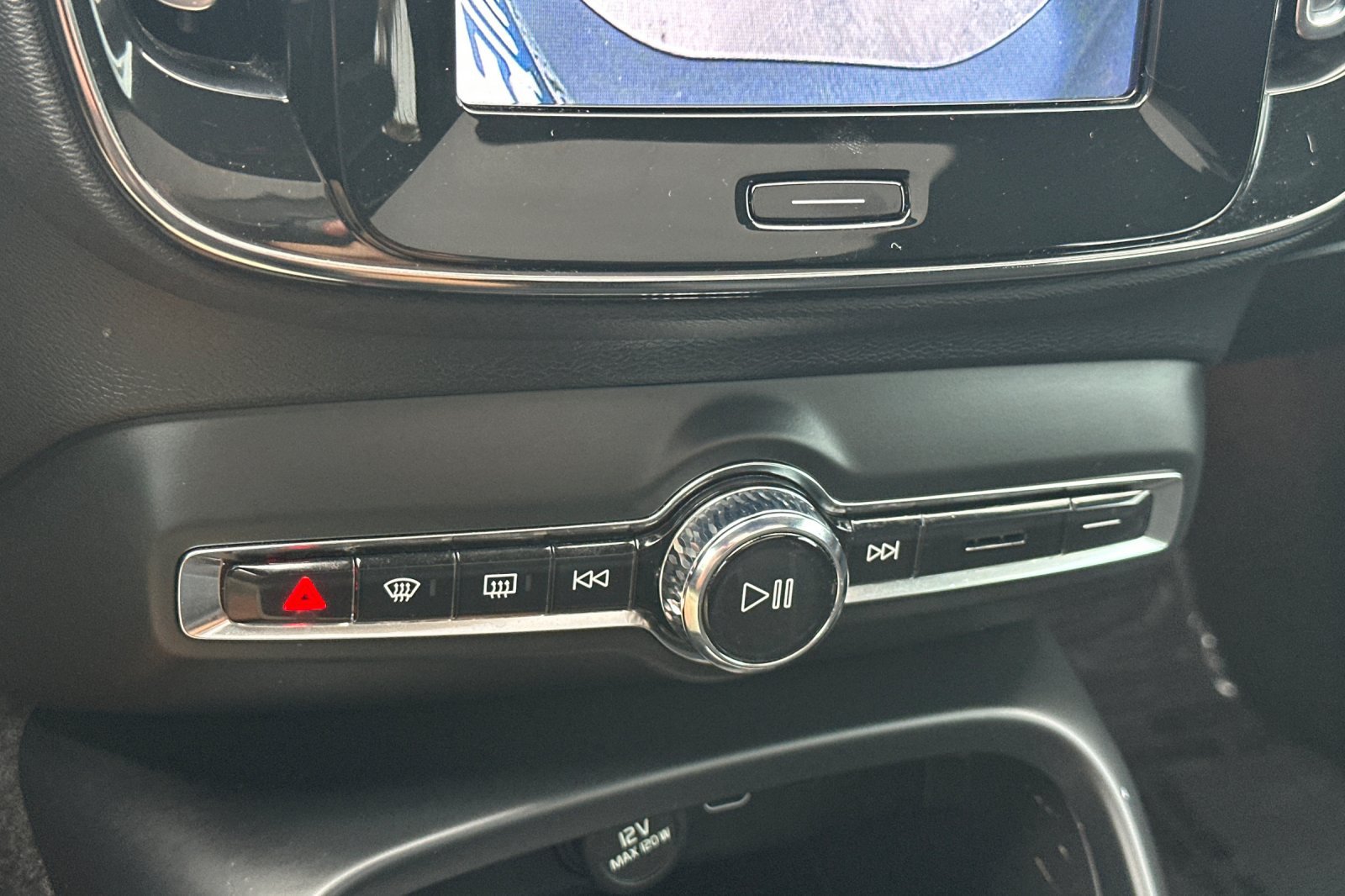 Certified 2023 Volvo C40 P8 Recharge Ultimate w/ Protection Package Premier AWD/4WD image 25