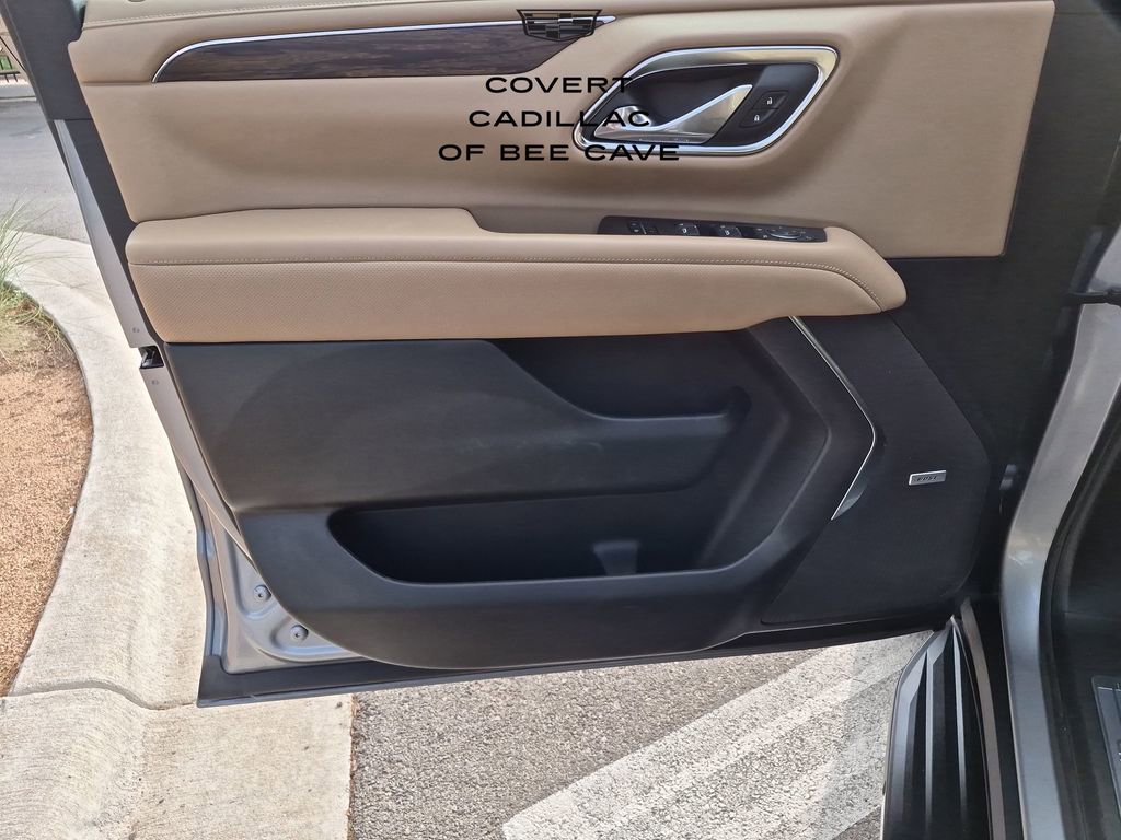 Used 2024 Chevrolet Suburban Premier image 19