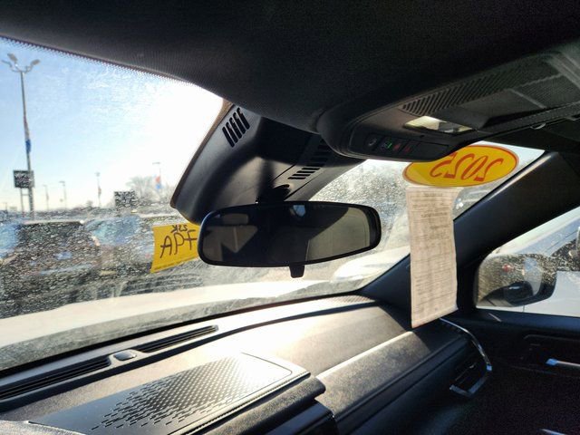 Used 2025 GMC Acadia Elevation image 14