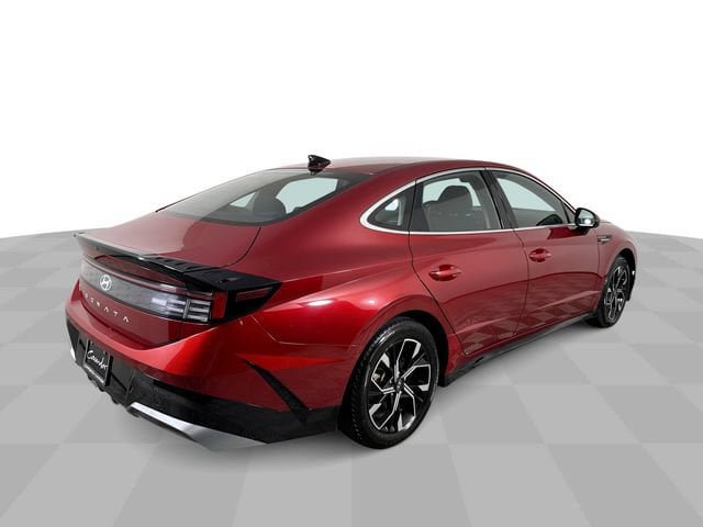 Used 2025 Hyundai Sonata SEL FWD image 8