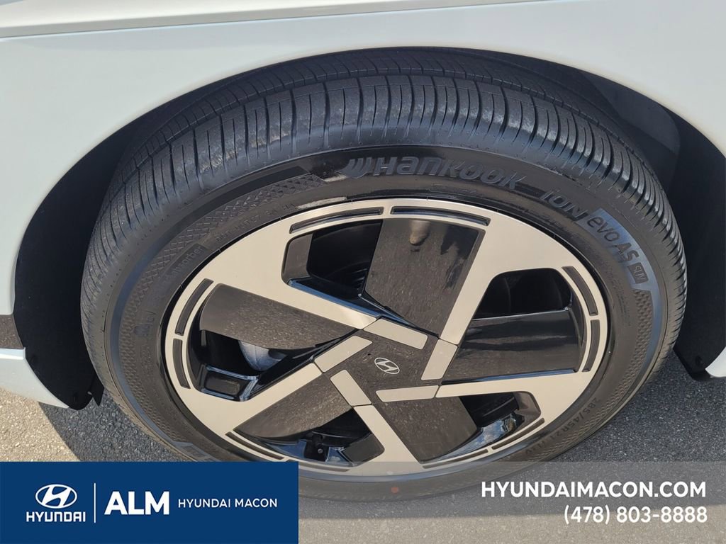 New 2026 Hyundai Ioniq 9 Calligraphy image 13