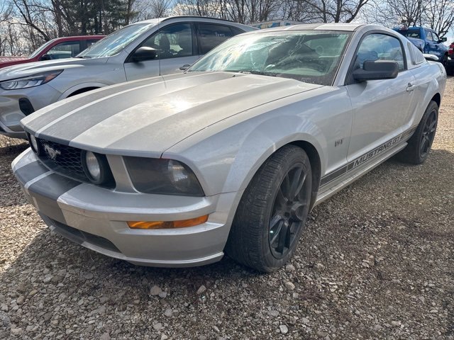 Used 2005 Ford Mustang GT Premium image 2