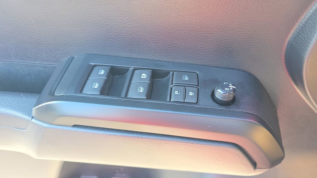 Used 2023 Toyota Tacoma SR AWD/4WD image 19