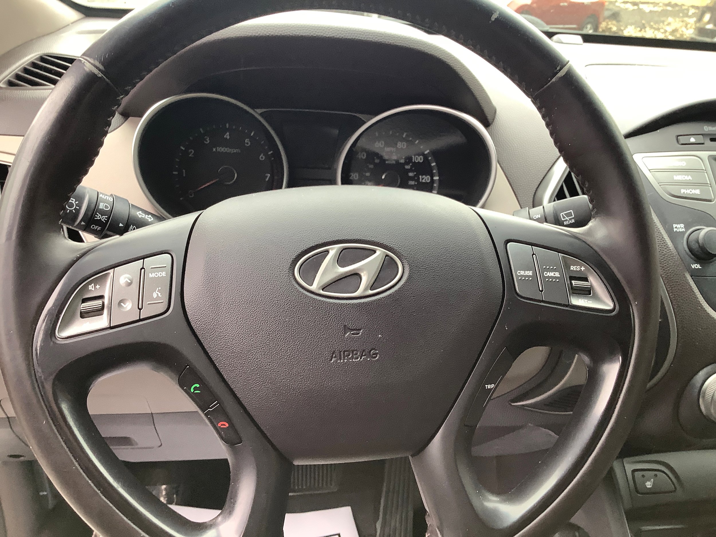 Used 2015 Hyundai Tucson SE AWD/4WD image 16