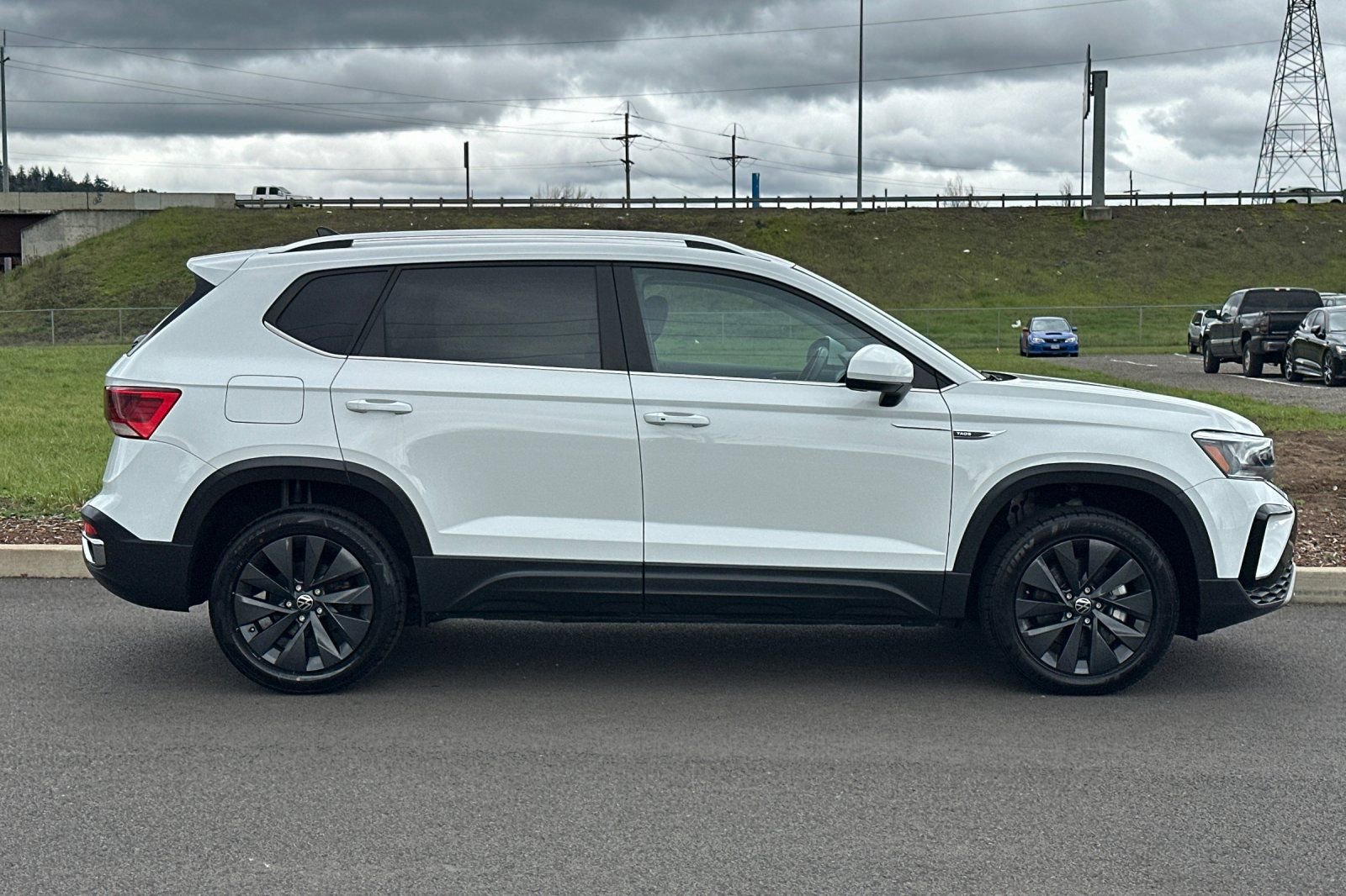 Used 2022 Volkswagen Taos SE video 2
