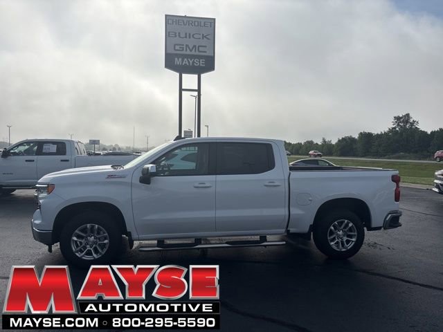 Used 2022 Chevrolet Silverado 1500 LT AWD/4WD image 1