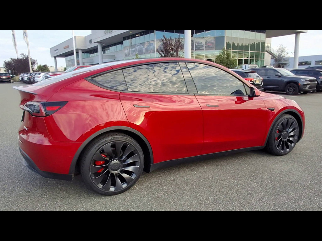 Used 2022 Tesla Model Y Performance AWD/4WD image 8