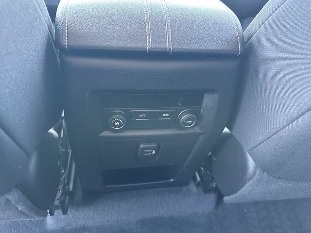 Used 2020 Chevrolet Traverse LT FWD image 22