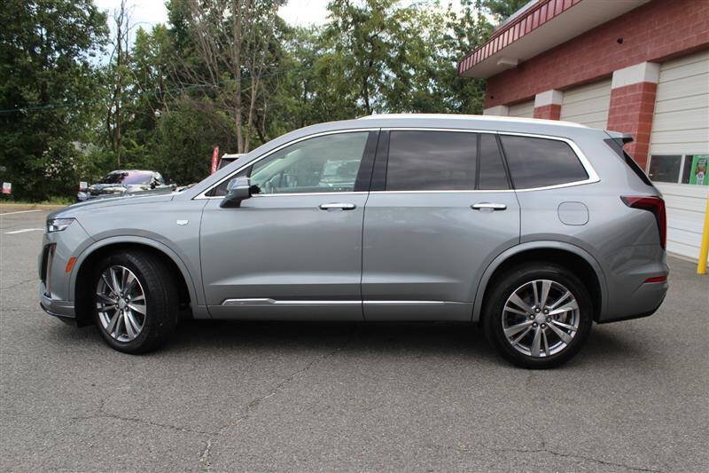 Used 2023 Cadillac XT6 Premium Luxury AWD/4WD image 2