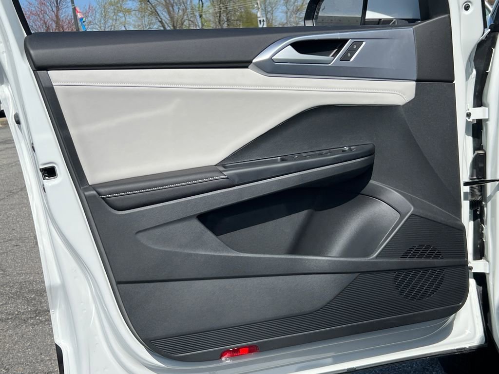New 2026 Volkswagen Taos SE AWD/4WD image 13
