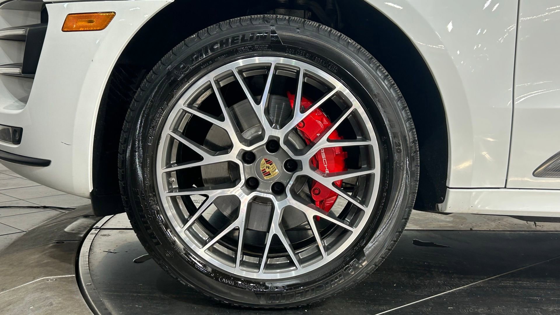 Used 2015 Porsche Macan Turbo AWD/4WD image 22