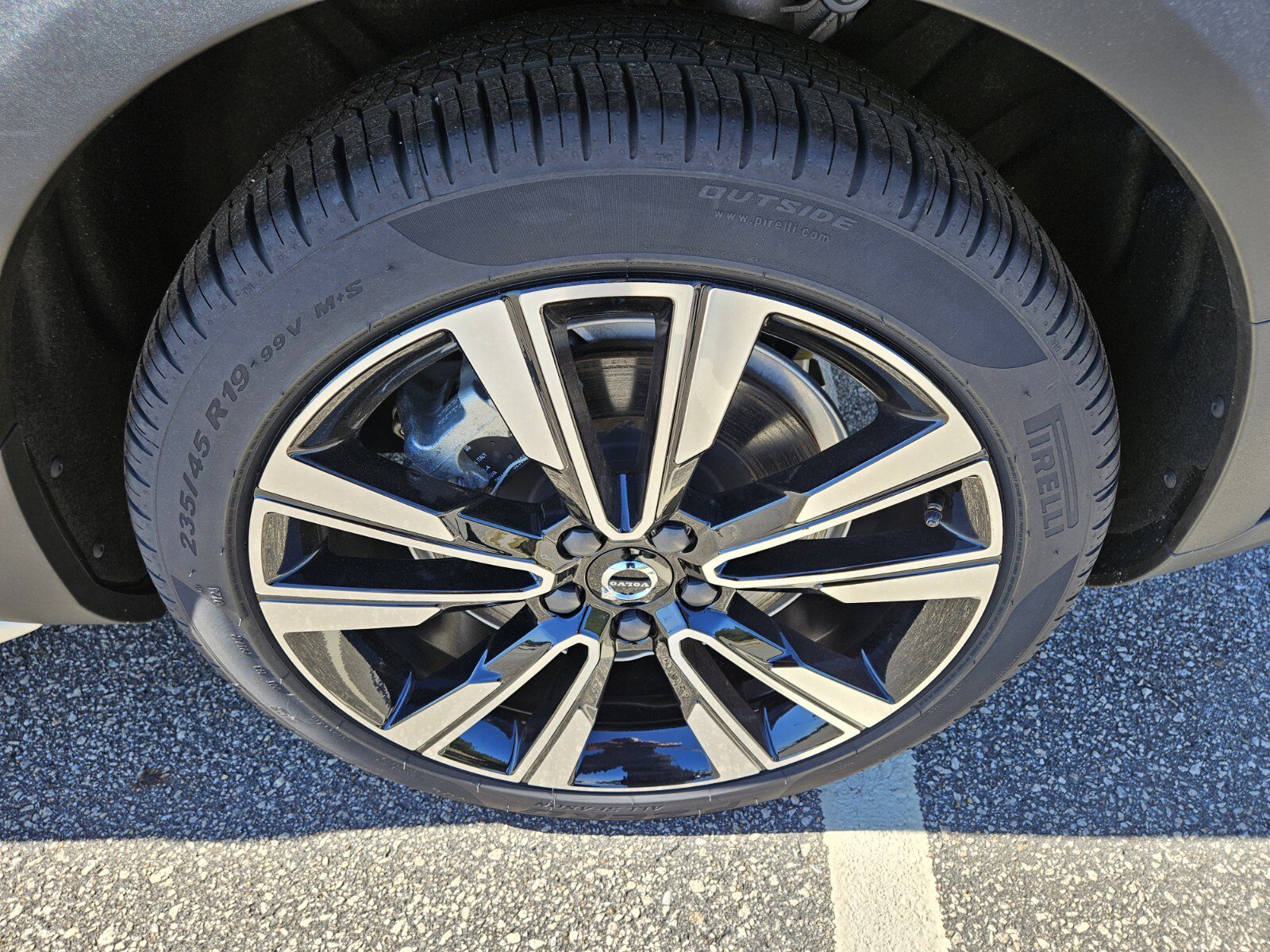 New 2025 Volvo V60 B5 Cross Country Ultra w/ Protection Package Premier image 11