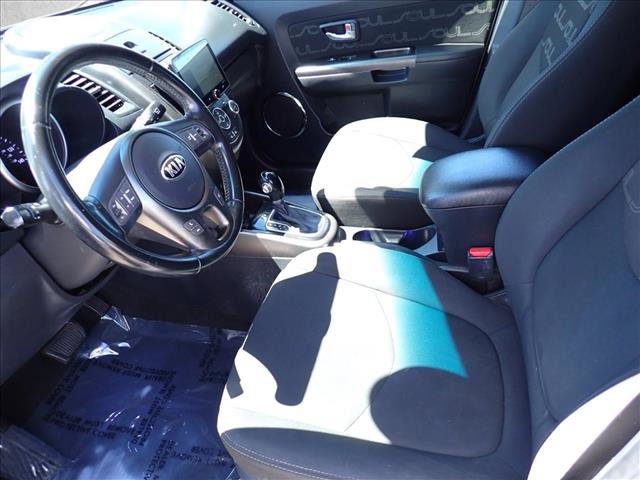 Used 2013 Kia Soul + FWD image 10