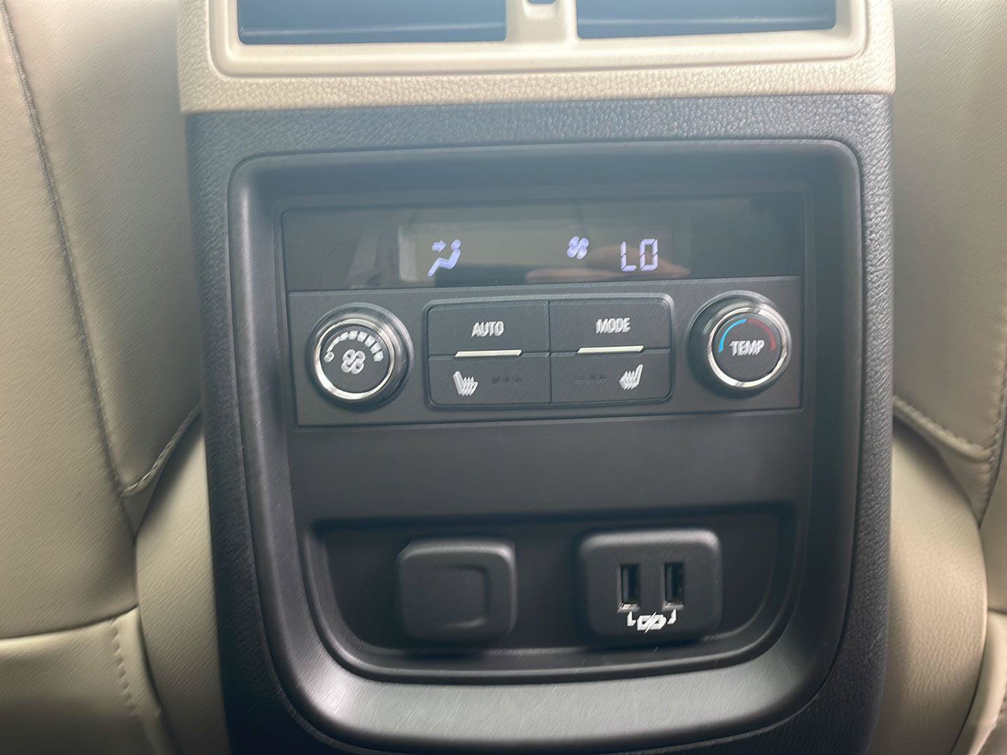 Used 2019 Buick Envision Premium AWD/4WD image 30