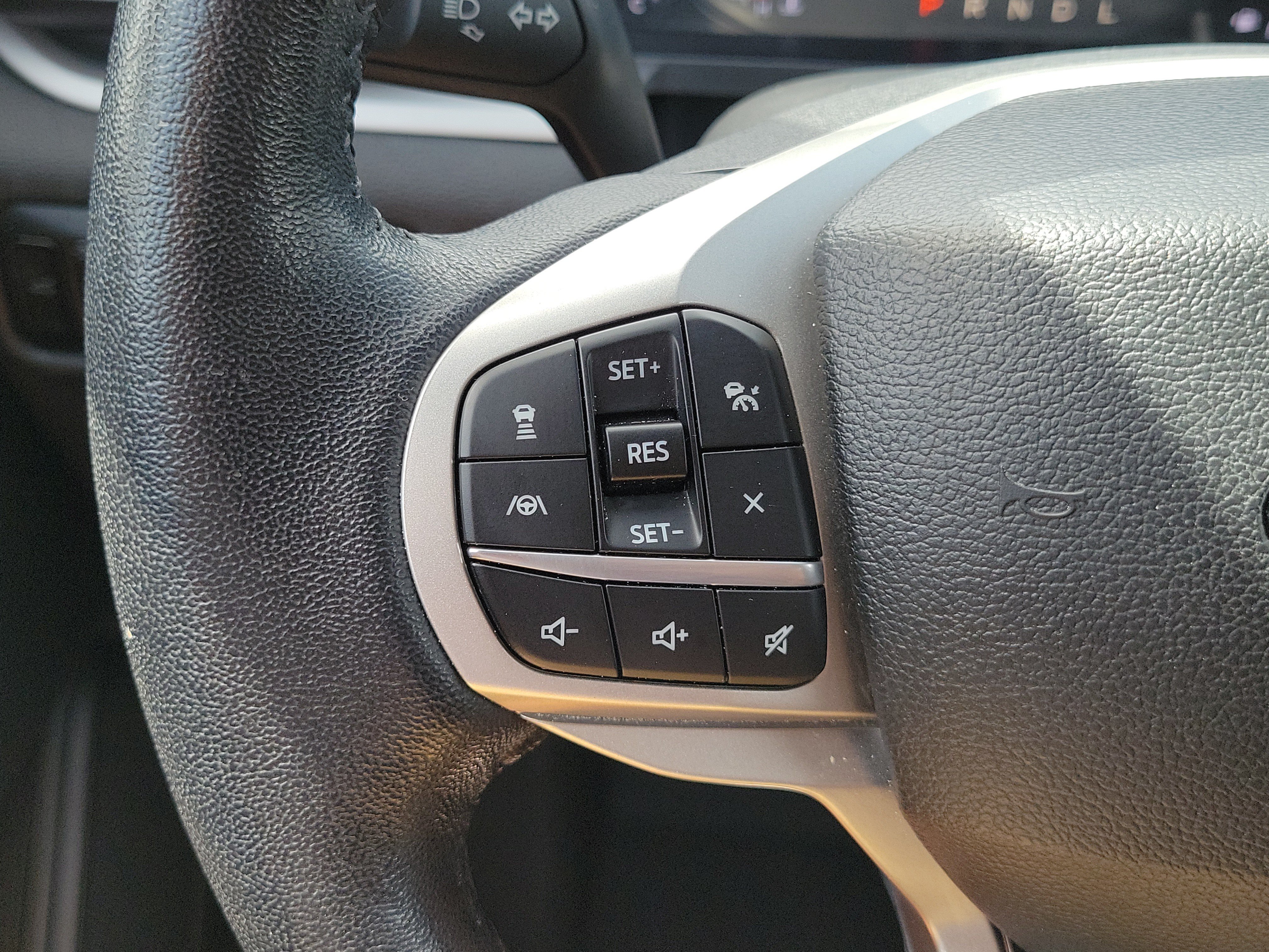 Certified 2023 Ford Explorer XLT w/ Equipment Group 202A AWD/4WD image 27