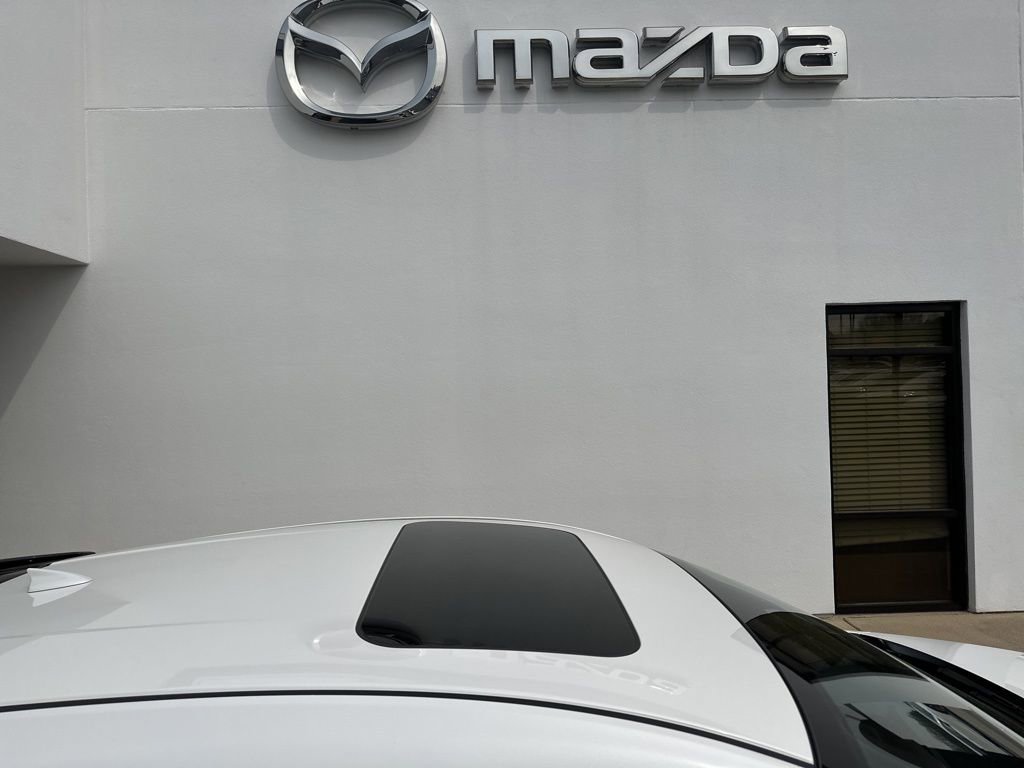 New 2026 MAZDA MAZDA3 Hatchback w/Premium Plus Pkg image 8