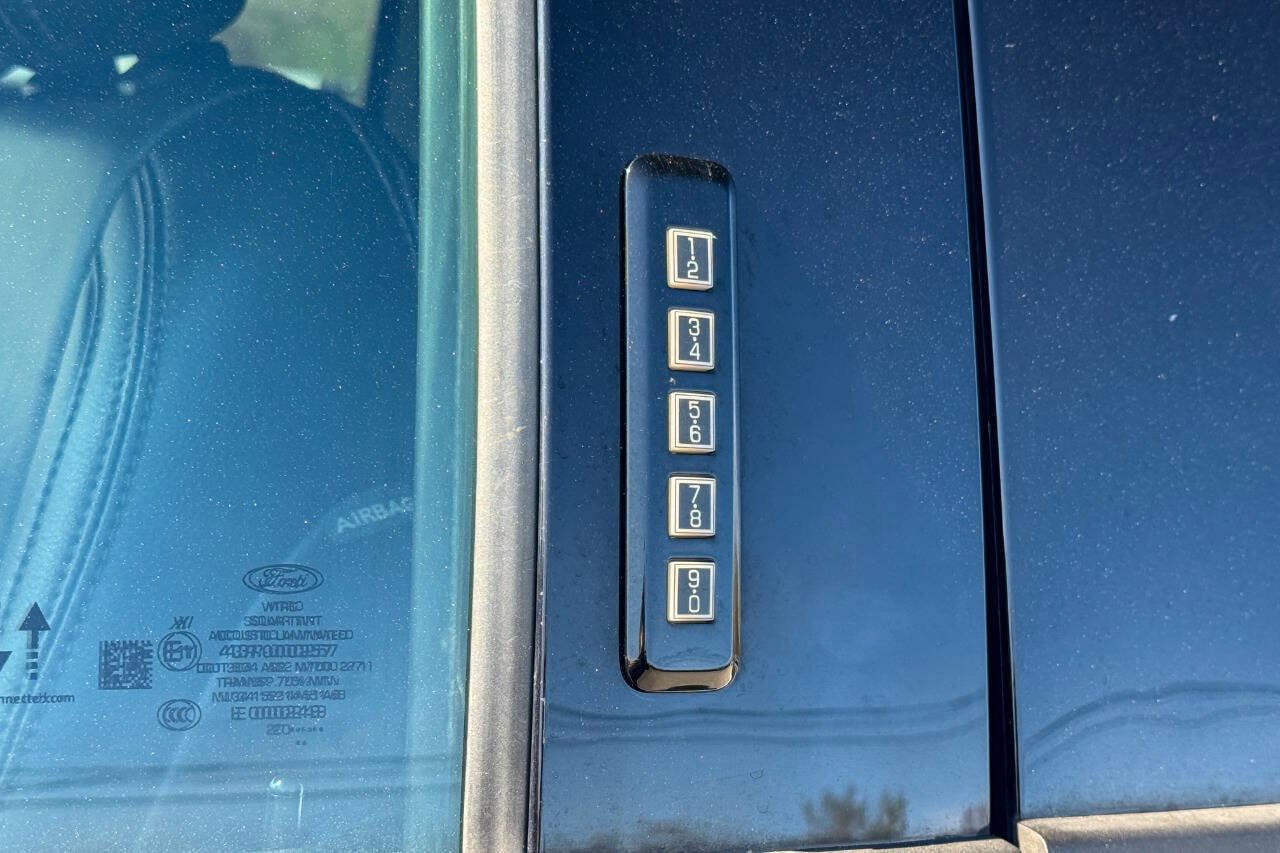 Used 2021 Ford F350 Lariat w/ Chrome Package AWD/4WD image 21