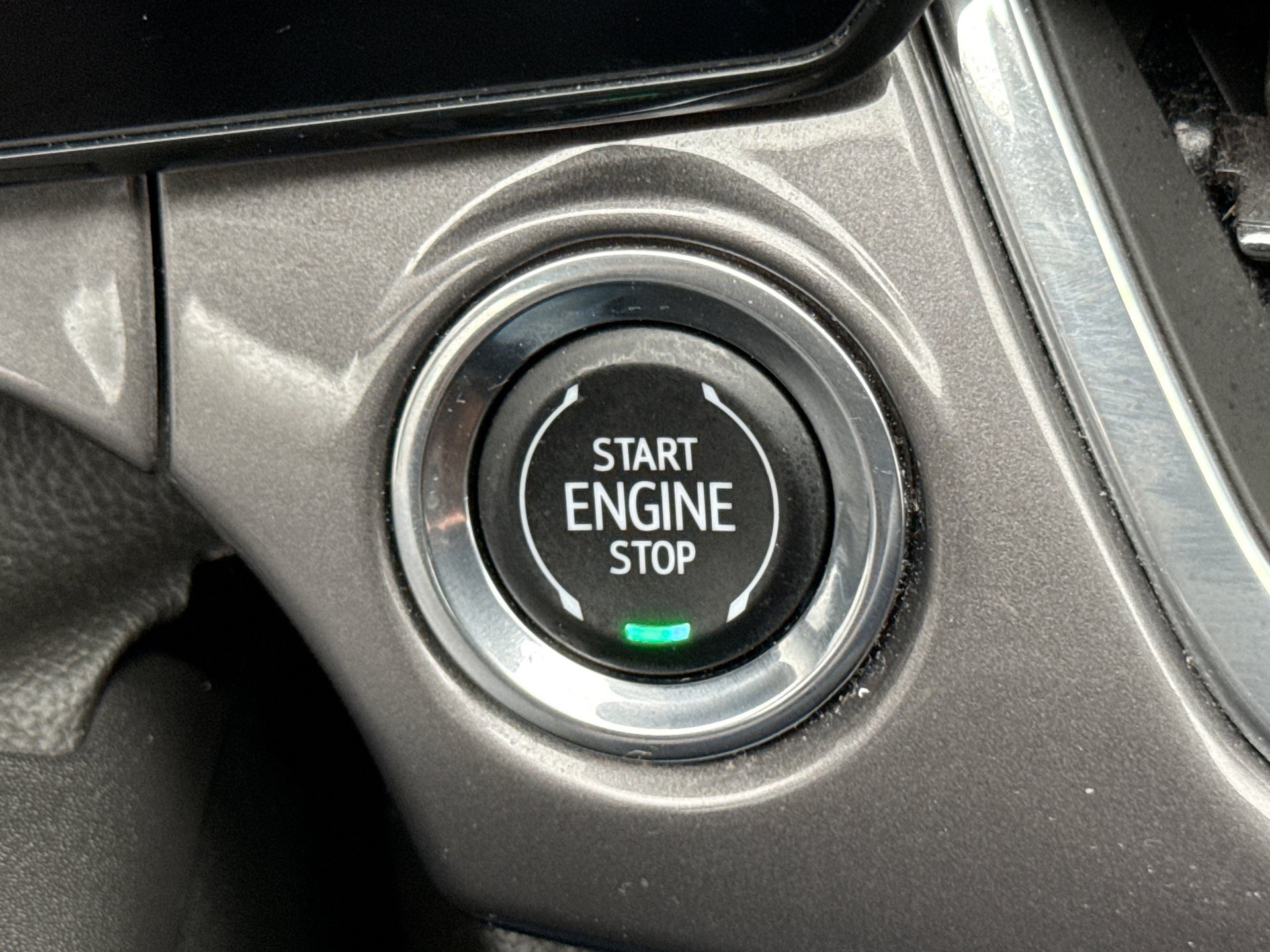Used 2024 Chevrolet Trax ACTIV w/ Sunroof Package FWD image 21