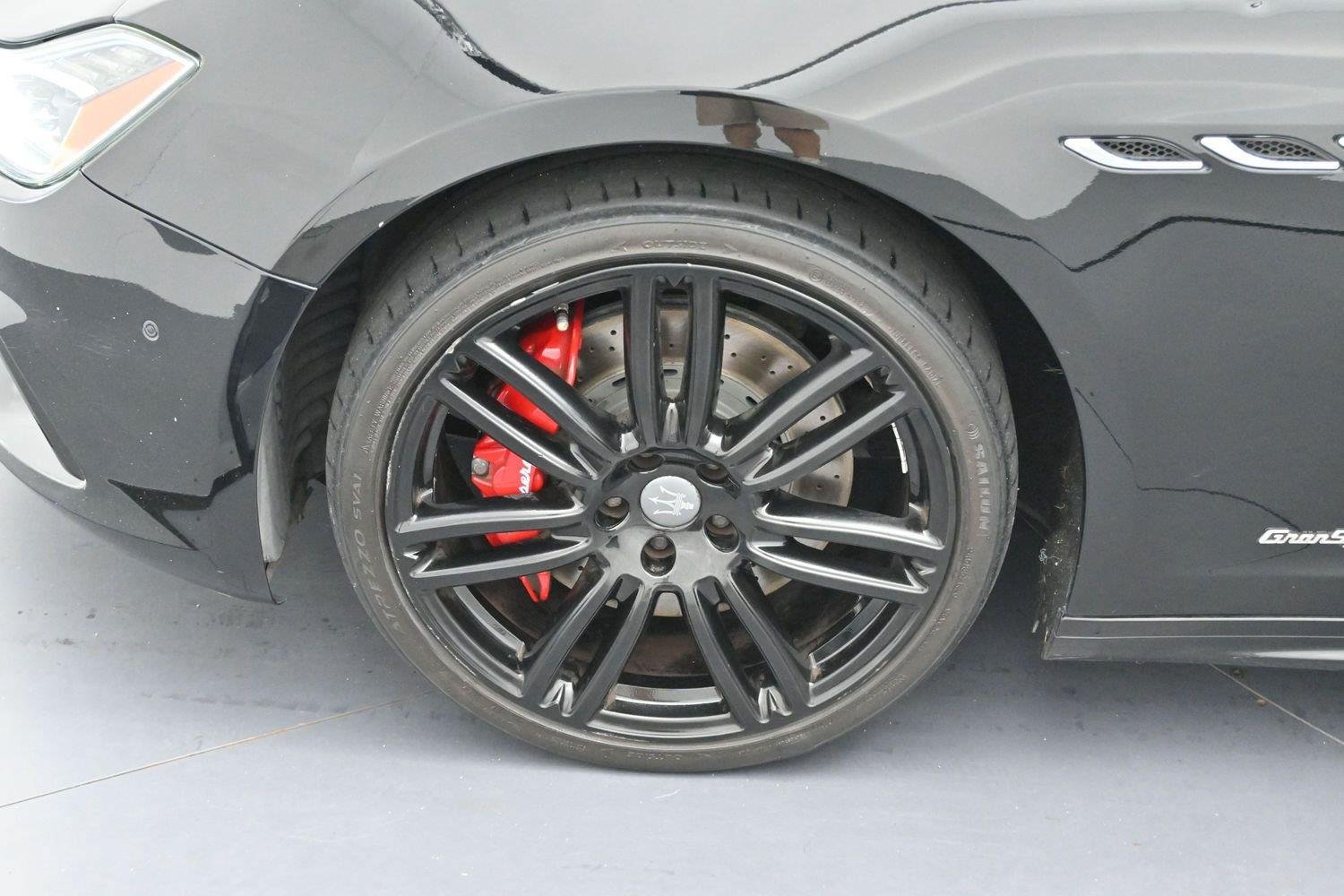 Used 2018 Maserati Ghibli S GranSport RWD image 32
