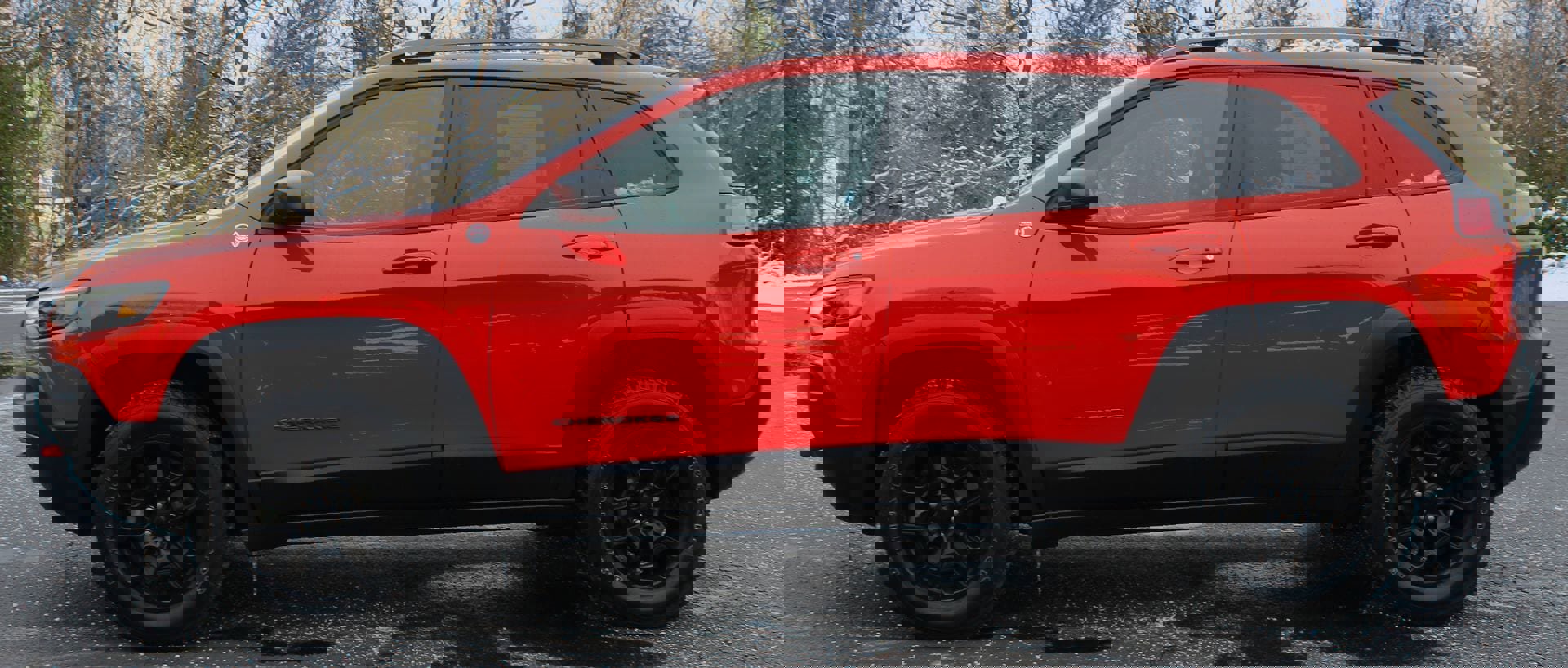 Used 2021 Jeep Cherokee Trailhawk w/ Technology Group image 10