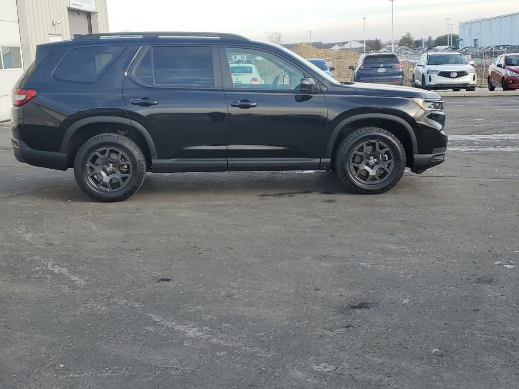 Certified 2023 Honda Pilot TrailSport image 10
