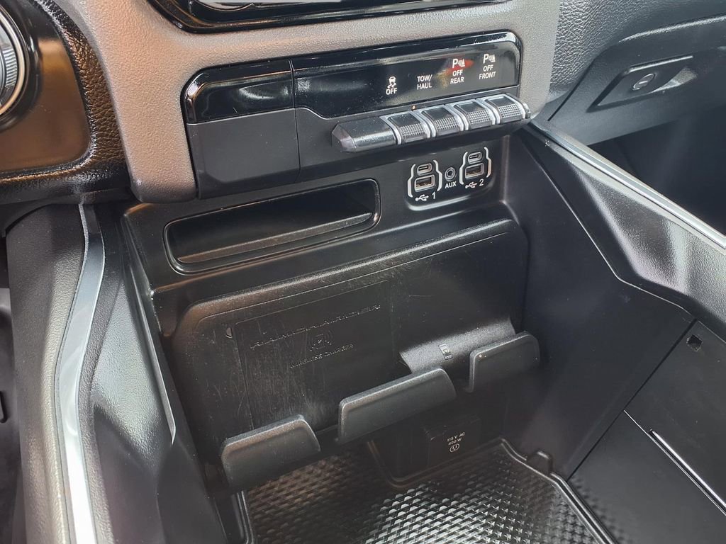 Used 2021 RAM 1500 Laramie w/ Night Edition image 9