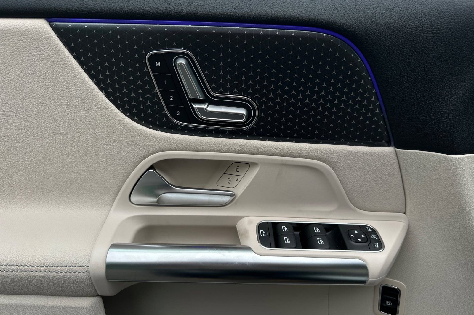 New 2025 Mercedes-Benz GLA 250 image 12