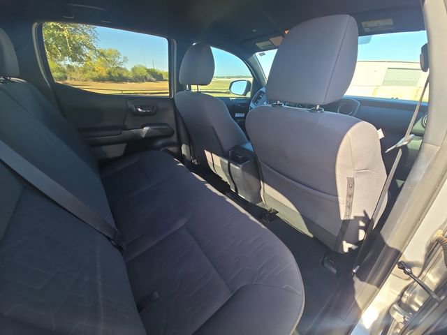 Used 2019 Toyota Tacoma TRD Off-Road image 11