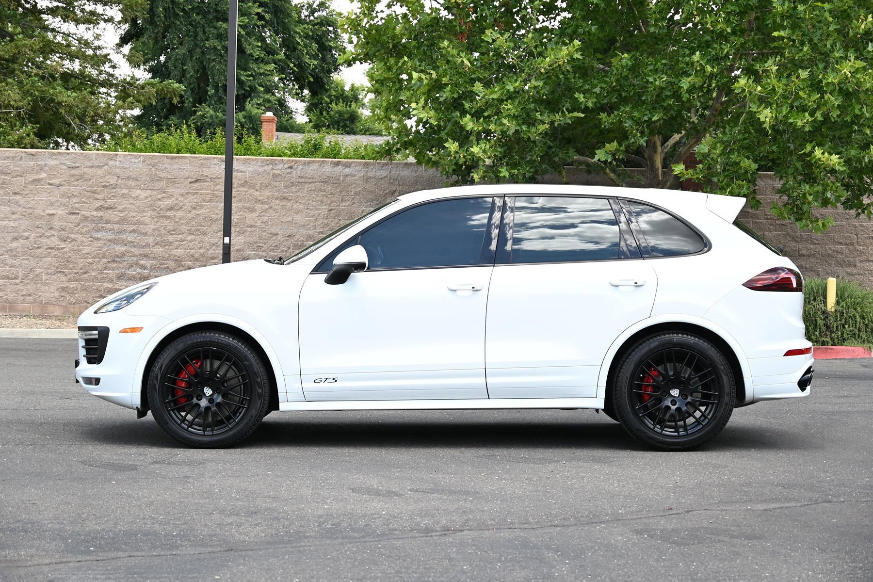 Used 2016 Porsche Cayenne GTS AWD/4WD image 8