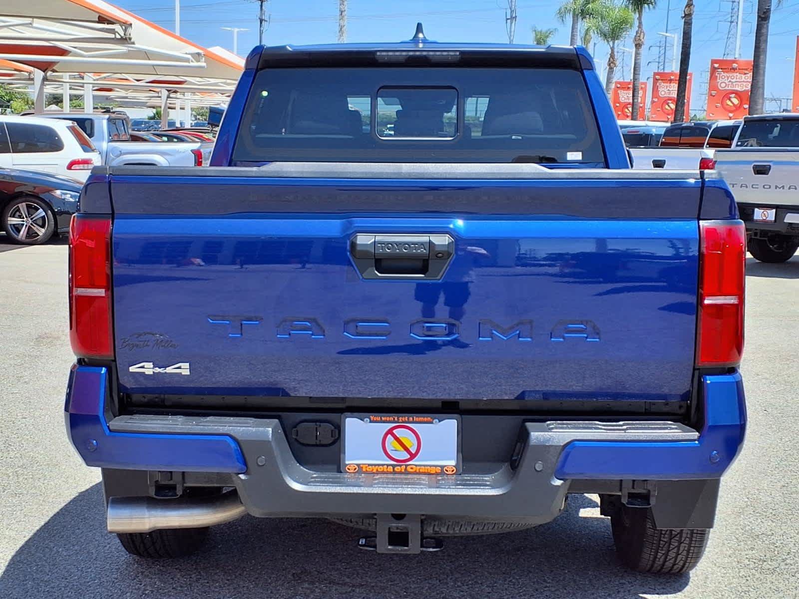 Certified 2024 Toyota Tacoma SR5 AWD/4WD image 5