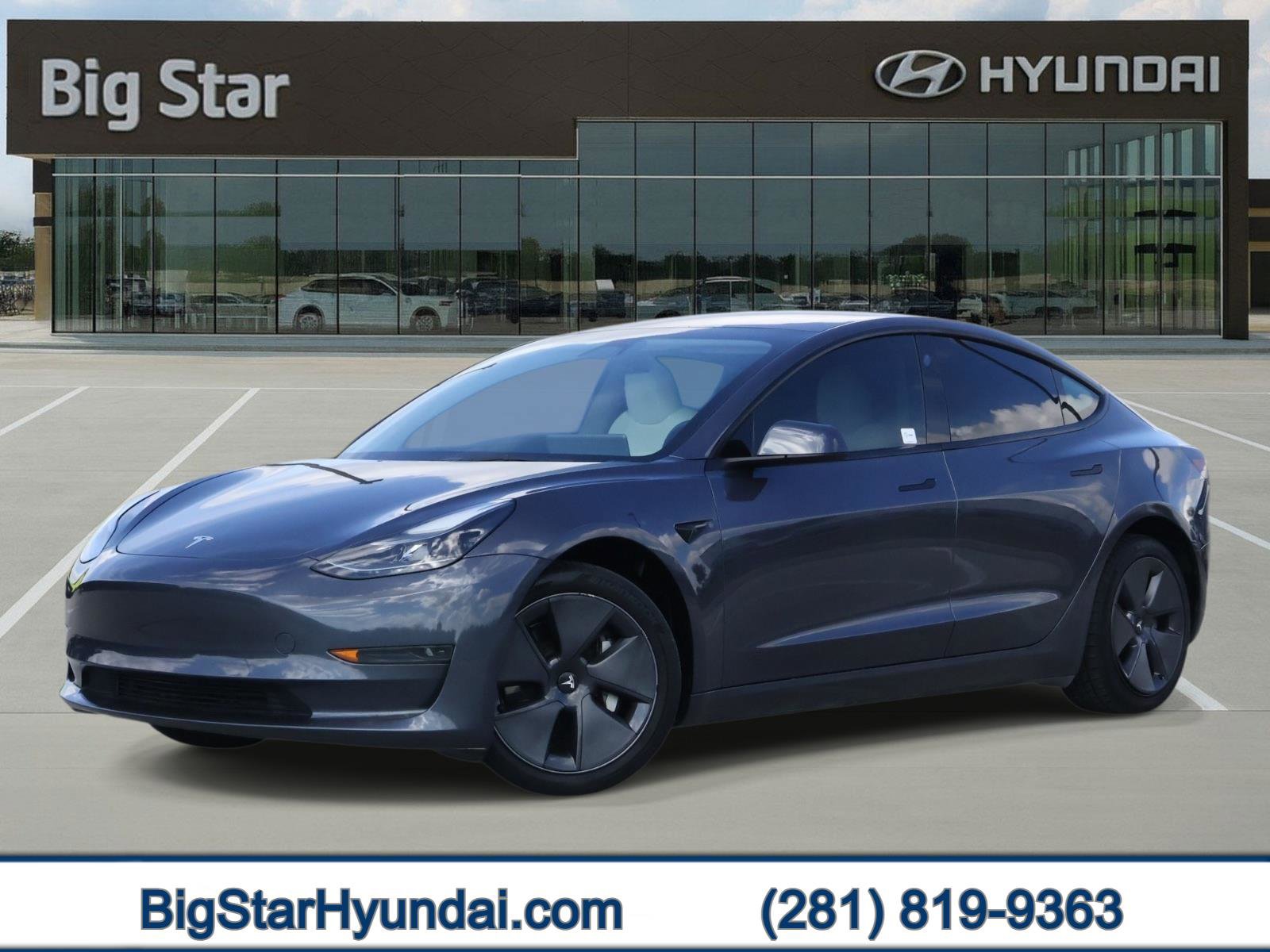 Used 2023 Tesla Model 3 Standard Range image 1