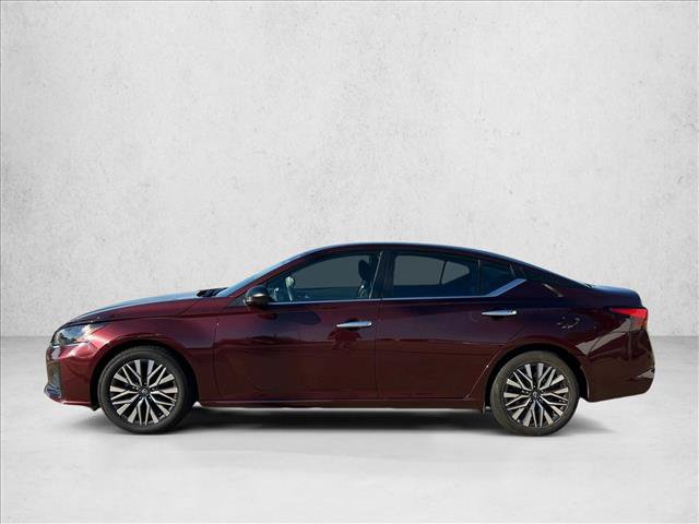 Used 2025 Nissan Altima 2.5 SV FWD image 8