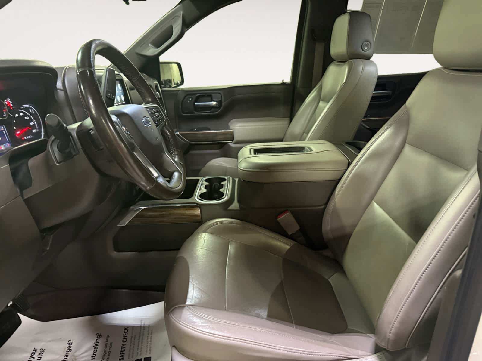 Used 2020 Chevrolet Silverado 1500 LT Trail Boss AWD/4WD image 15