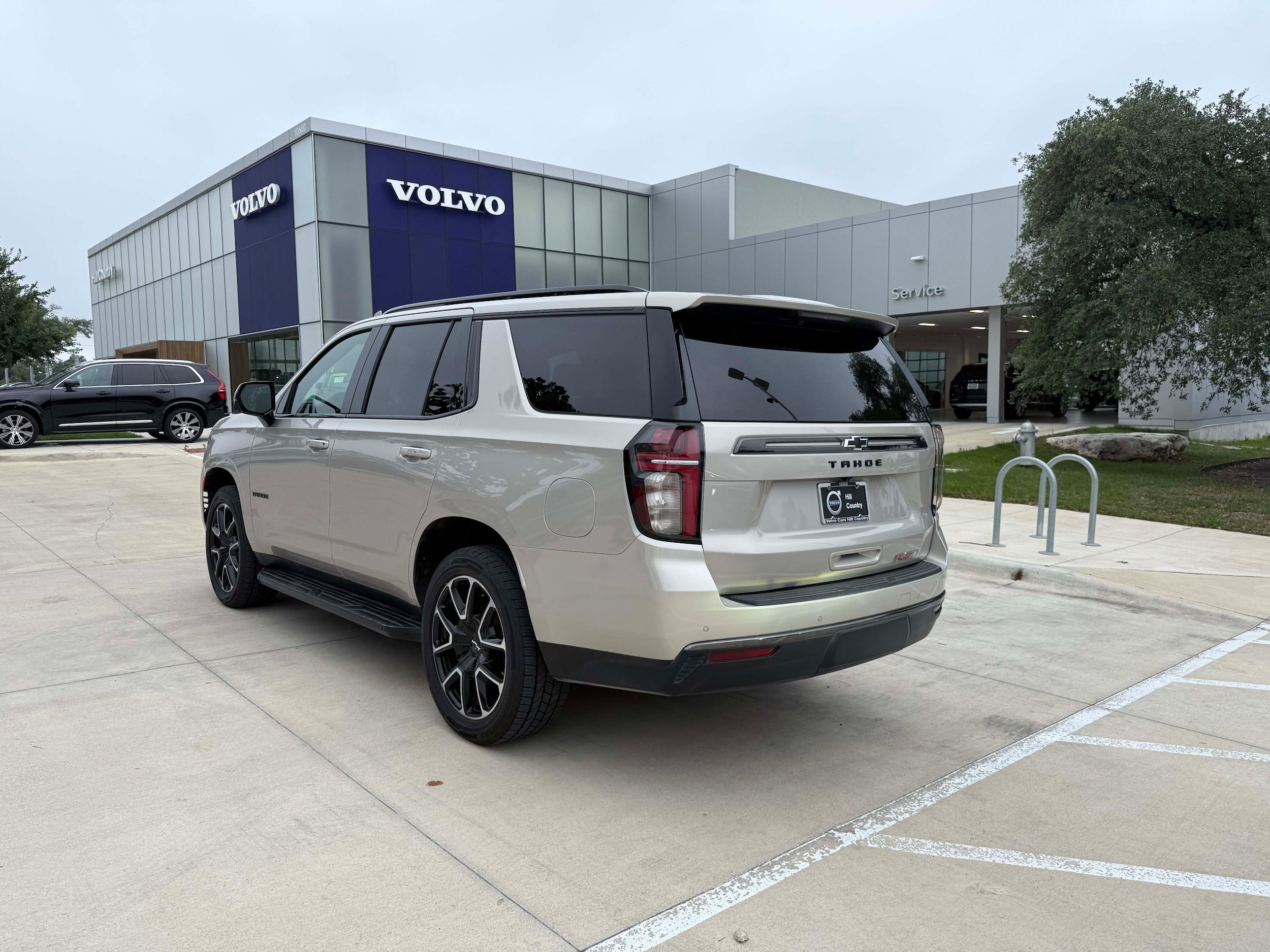 Used 2022 Chevrolet Tahoe RST w/ Luxury Package RWD image 4