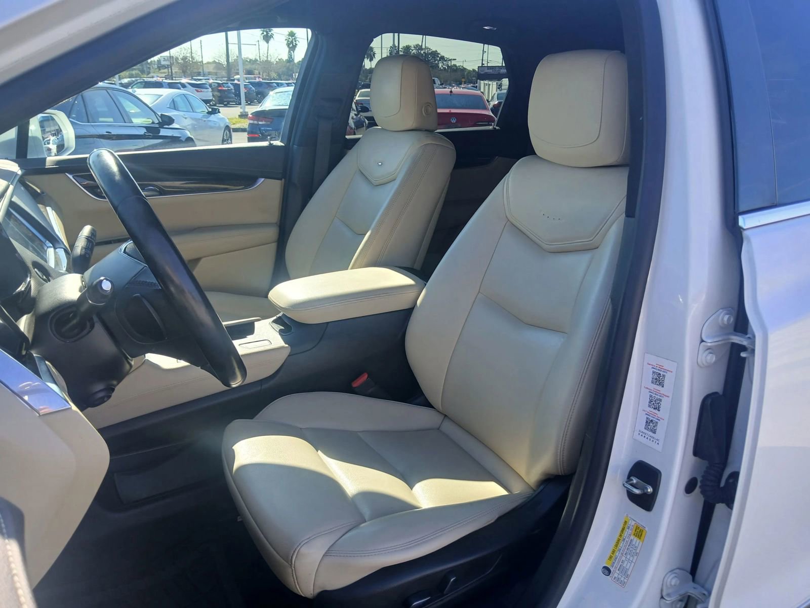 Used 2017 Cadillac XT5 FWD w/ LPO, Wheel Lock Package image 11