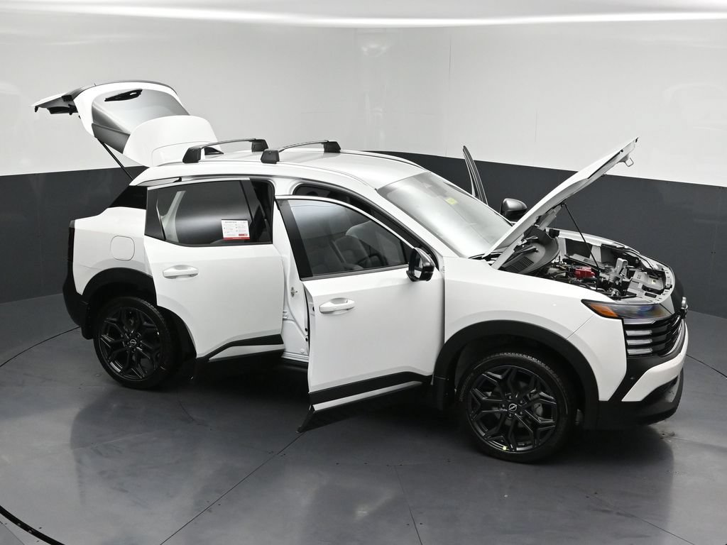 New 2026 Nissan Kicks SR w/ Cold Weather Package FWD image 29