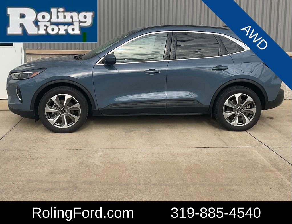 Used 2023 Ford Escape Platinum w/ Class II Trailer Tow Package image 2