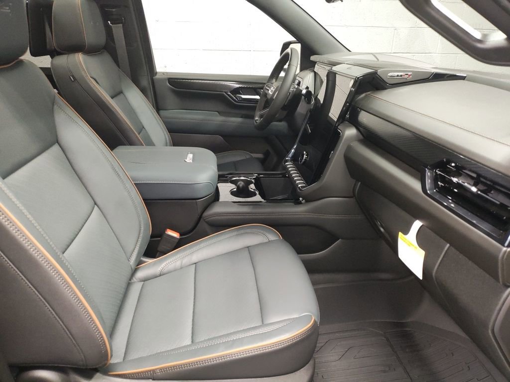 New 2026 GMC Yukon XL AT4 w/ AT4 Premium Plus Package image 7