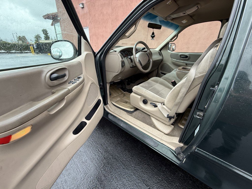 Used 2001 Ford F150 Lariat image 7