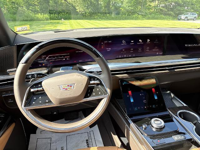 New 2026 Cadillac Escalade Luxury w/ LPO, Floor Liner Package AWD/4WD image 34