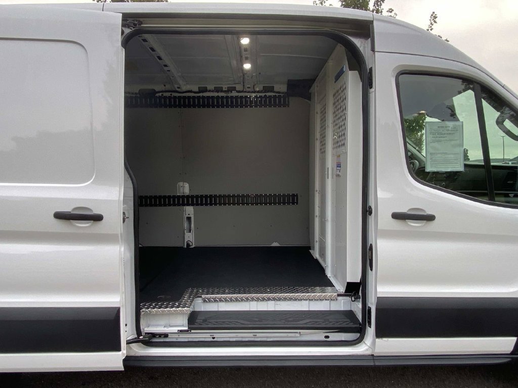 Used 2025 Ford Transit 250 148 Medium Roof RWD image 13