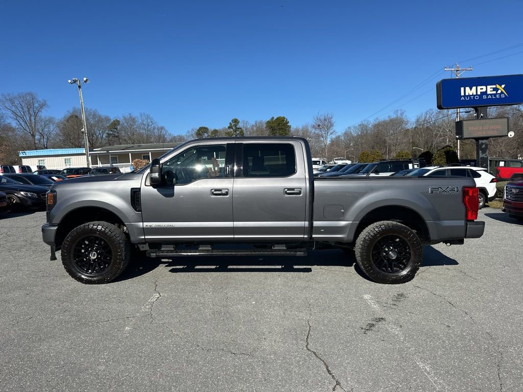 Used 2022 Ford F250 Lariat w/ Black Appearance Package image 2