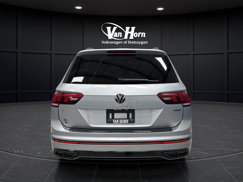 Used 2022 Volkswagen Tiguan SE R-Line AWD/4WD image 4