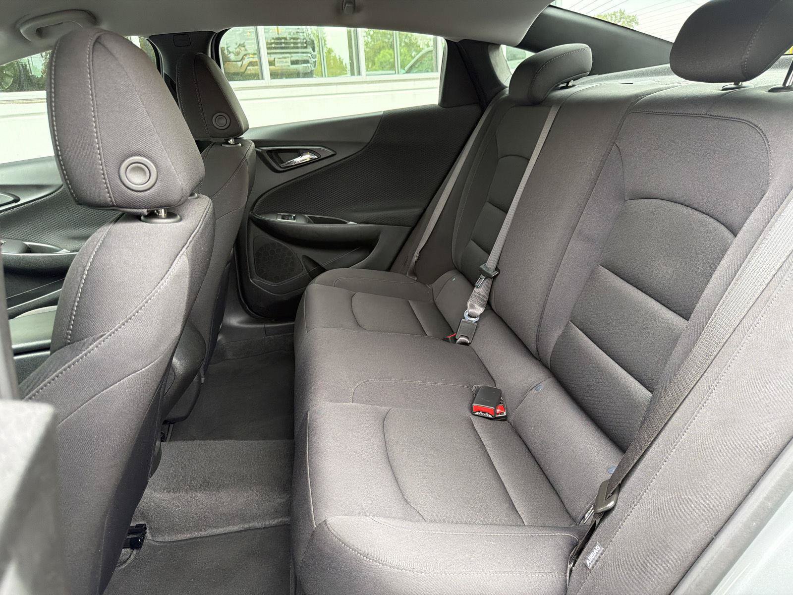 Used 2025 Chevrolet Malibu LS FWD image 32