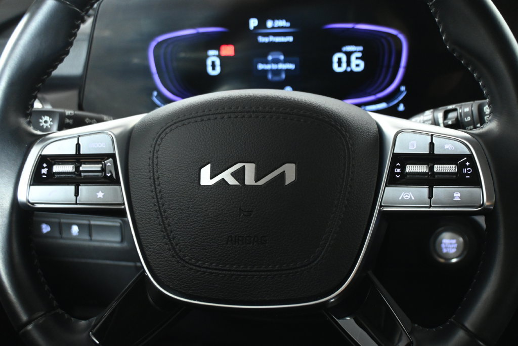 Used 2024 Kia Telluride S AWD/4WD image 19