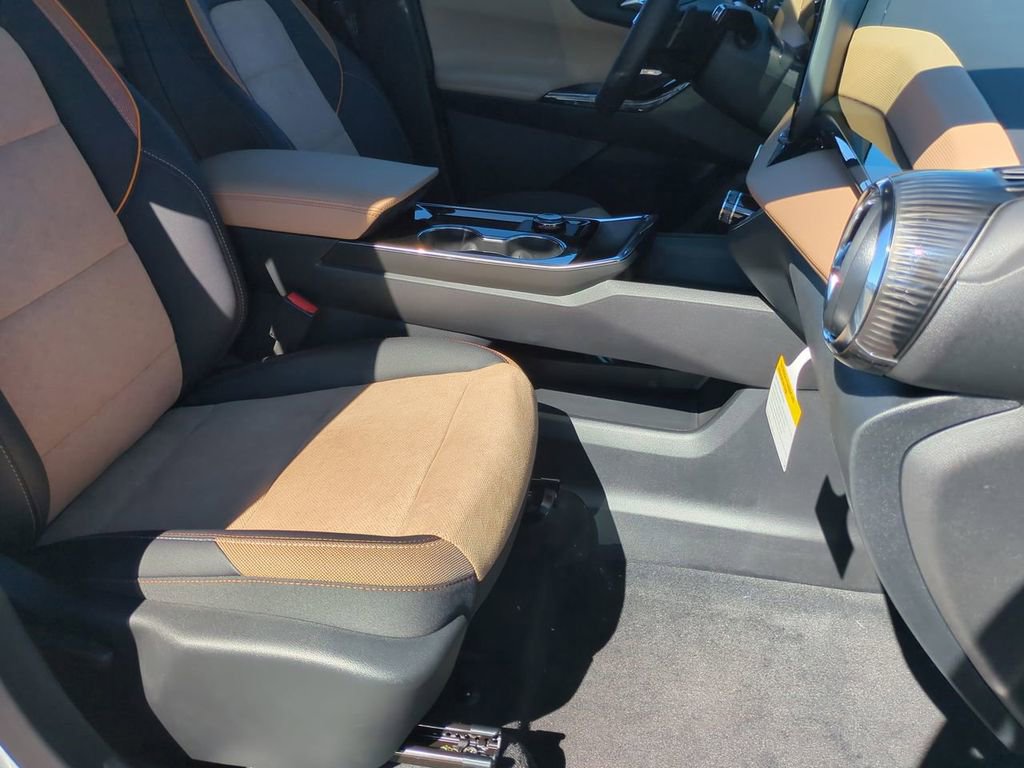 Used 2026 Chevrolet Equinox ACTIV w/ Safety and Technology Package image 27