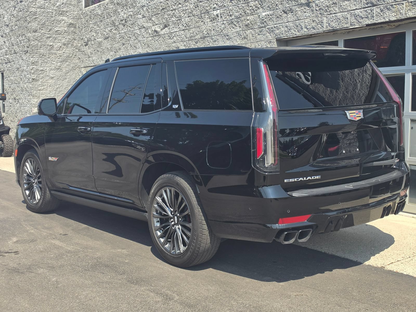 Used 2023 Cadillac Escalade V AWD/4WD image 5