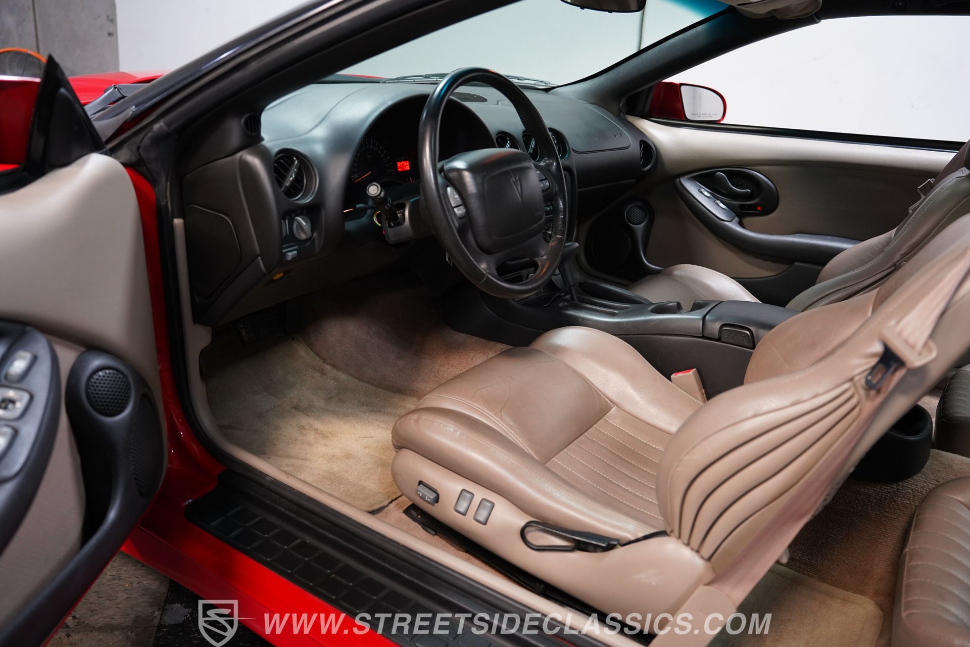 Used 2001 Pontiac Firebird Formula w/ Protection Group RWD image 4