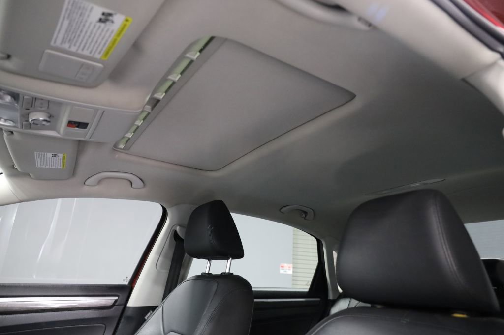 Used 2017 Volkswagen Passat 1.8T SEL Premium image 28