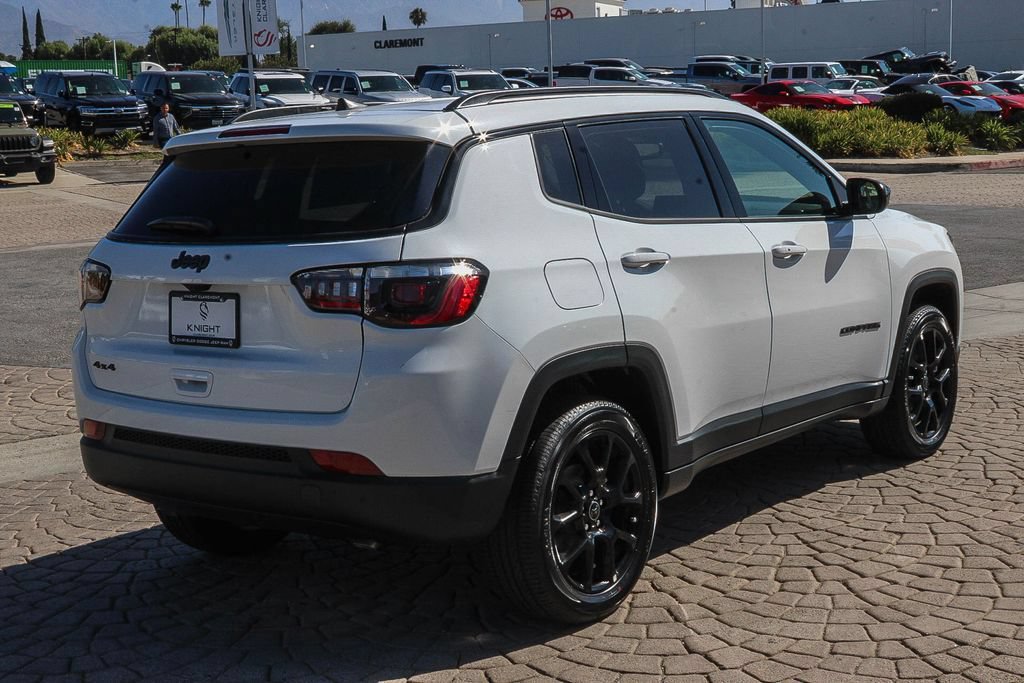 New 2026 Jeep Compass Latitude AWD/4WD image 9